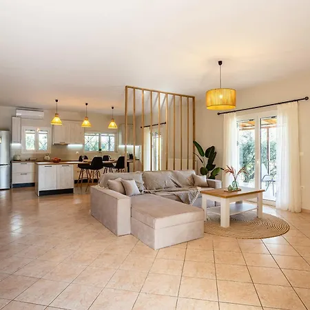 Aelia - Private Garden Retreat *