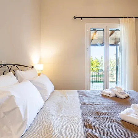 Aelia - Private Garden Retreat