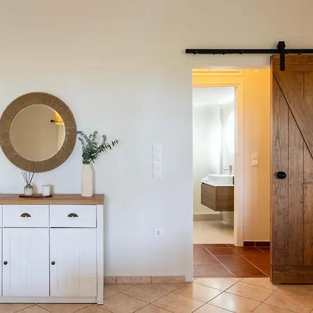 Aelia - Private Garden Retreat