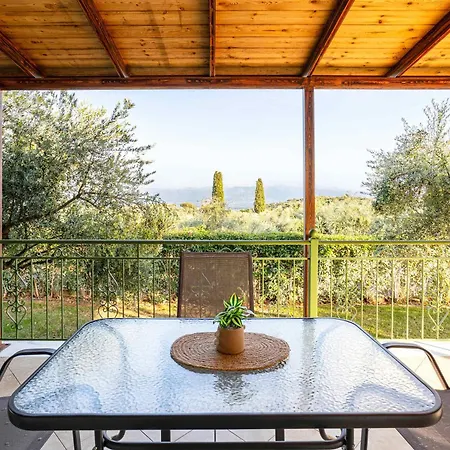 Feriehus Aelia - Private Garden Retreat Dharas