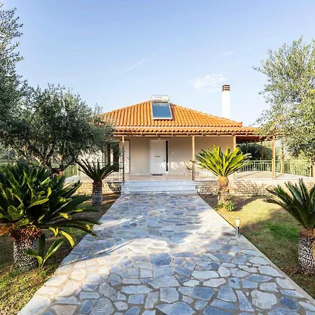 Aelia - Private Garden Retreat