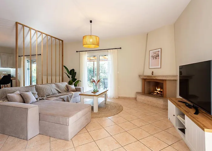 Дом отдыха Aelia - Private Garden Retreat *