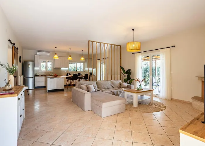 Aelia - Private Garden Retreat *