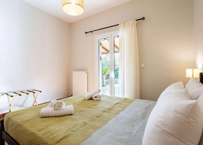 Aelia - Private Garden Retreat Dharas