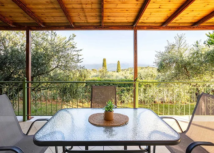 Дом отдыха Aelia - Private Garden Retreat Dharas