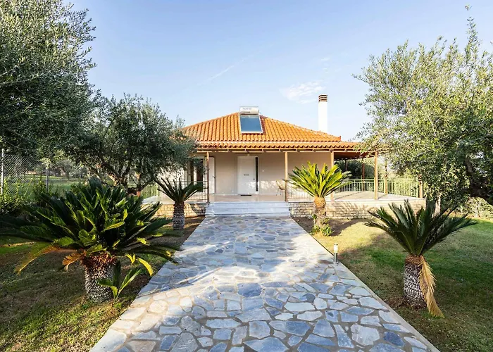 Aelia - Private Garden Retreat